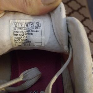 Woman's rainbow skecher